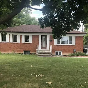  Guest house Cozy 3 Bungalow In Midtown