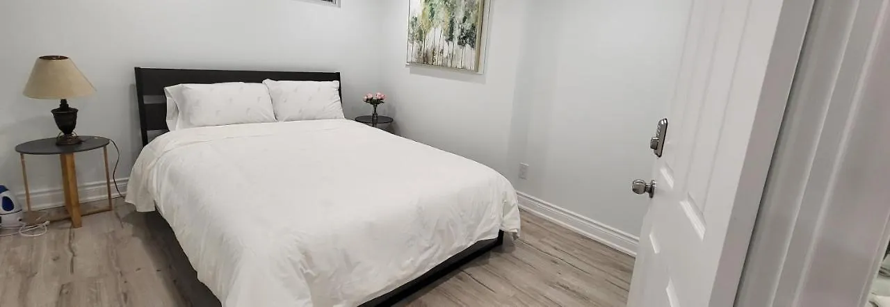 Queen Bedroom With Private Washroom Near 401, 404, Dvp, Markham, North York, Free Parking Toronto